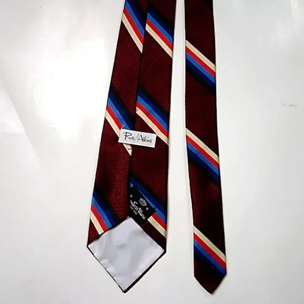 VINTAGE ROOS ATKINS COUNTESS WARA NEW YORK BURGUNDY MEN'S TIE